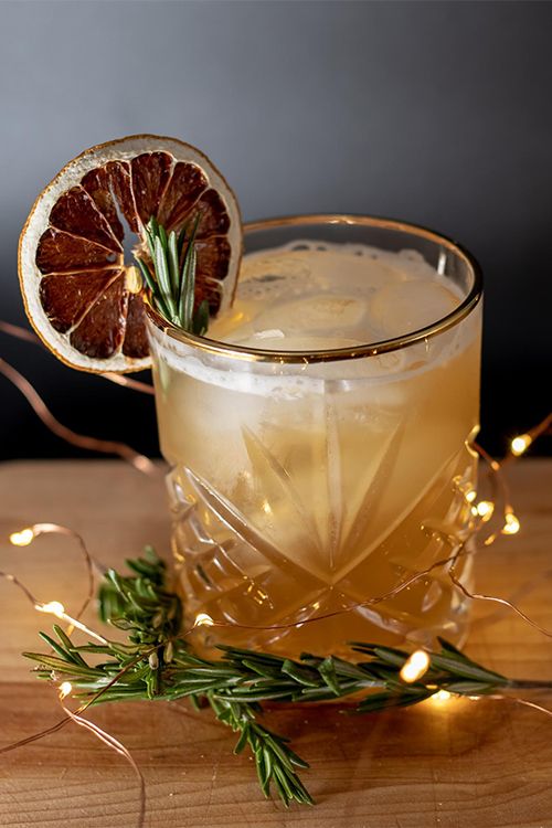 15 Best Christmas Cocktails For 2018 - Festive Holiday Drink Recipes