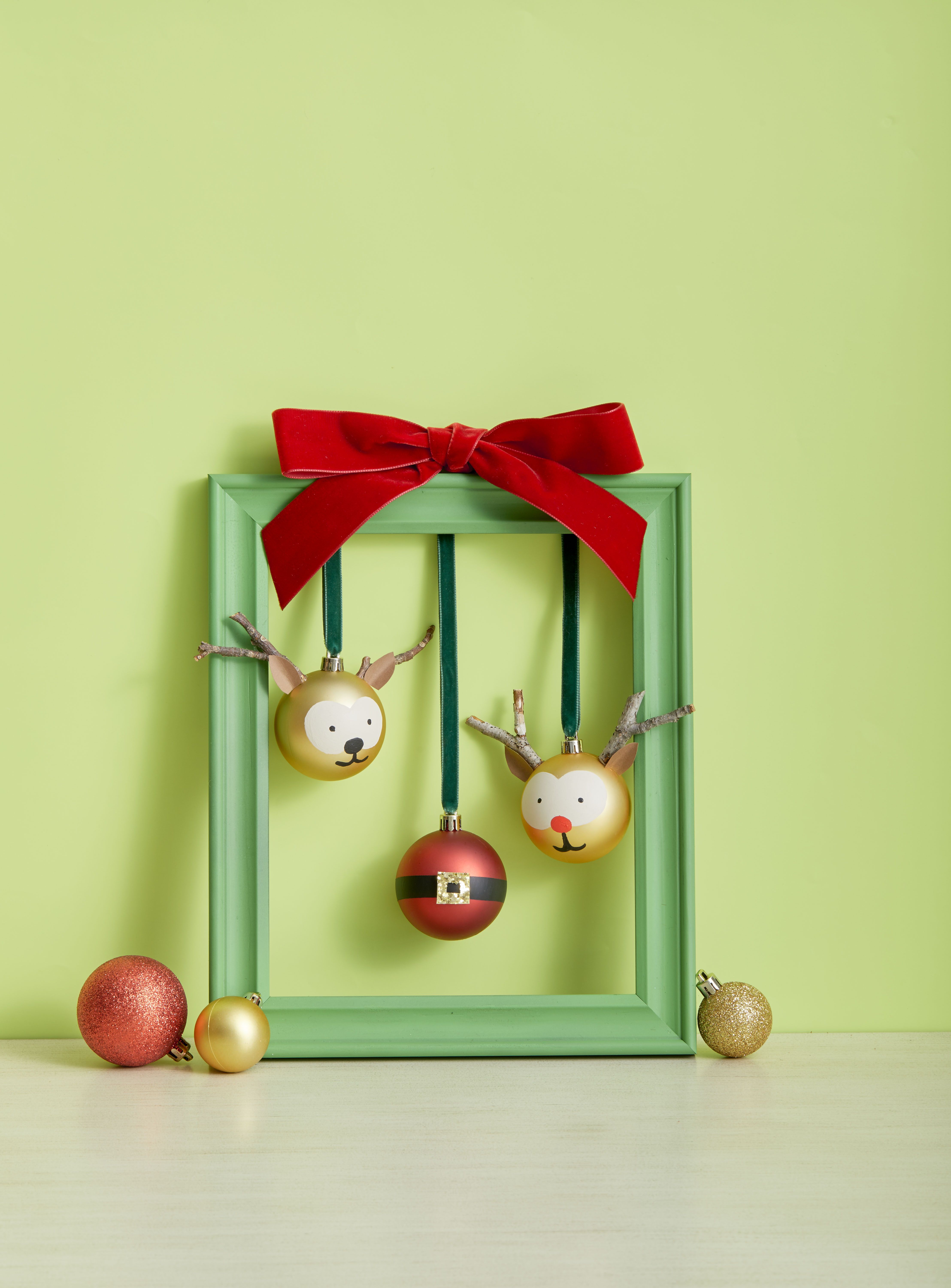 Easy Christmas Crafts For Adults | escapeauthority.com