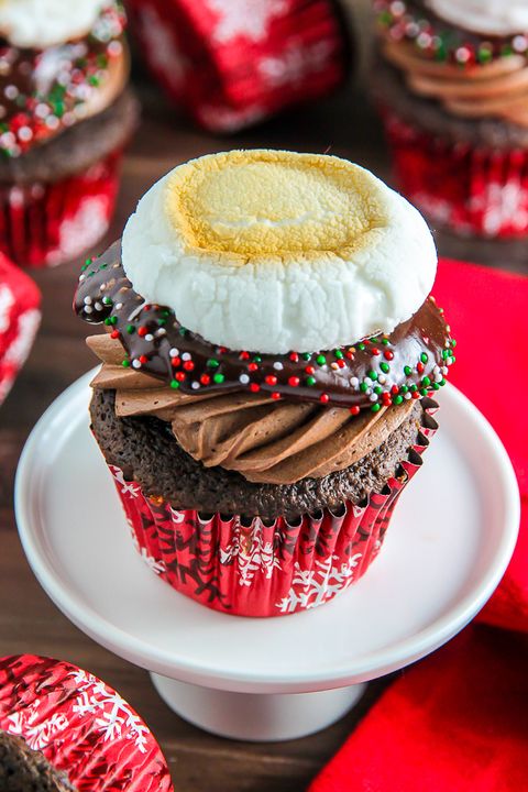 47 Easy Christmas Cupcakes - Best Recipes for Holiday Cupcakes