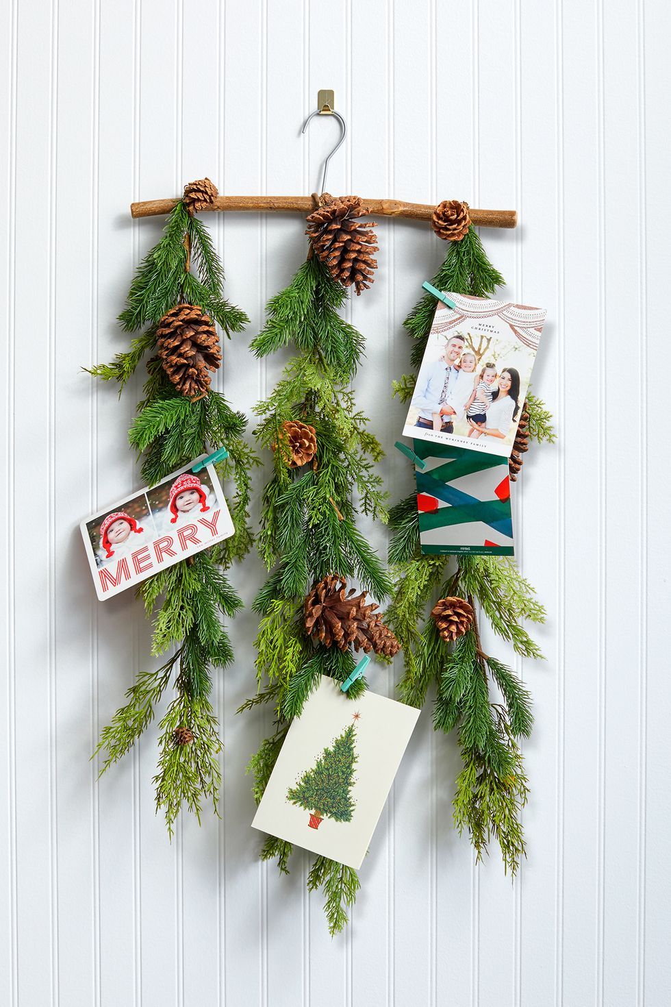 Xmas Hanging Decoration 5 Designs CHRISTMAS CARD HOLDER KITS Pegs & Twine