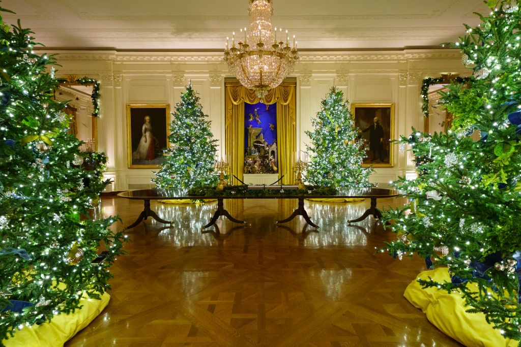 HGTV S Annual White House Christmas Special Is Almost Here   Christmas Decorations Are Displayed In The East Room Of The News Photo 1607109524.