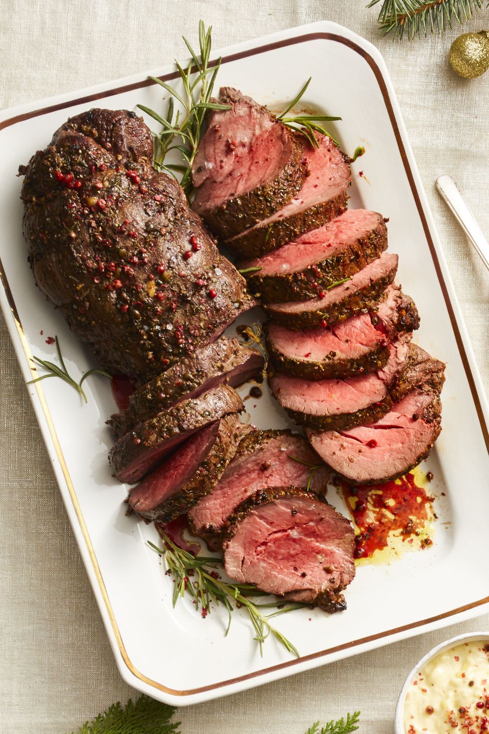 Christmas Dinner Ideas Peppercorn Beef Tenderloin Horseradish Cream Sauce Ghk 1543265941 