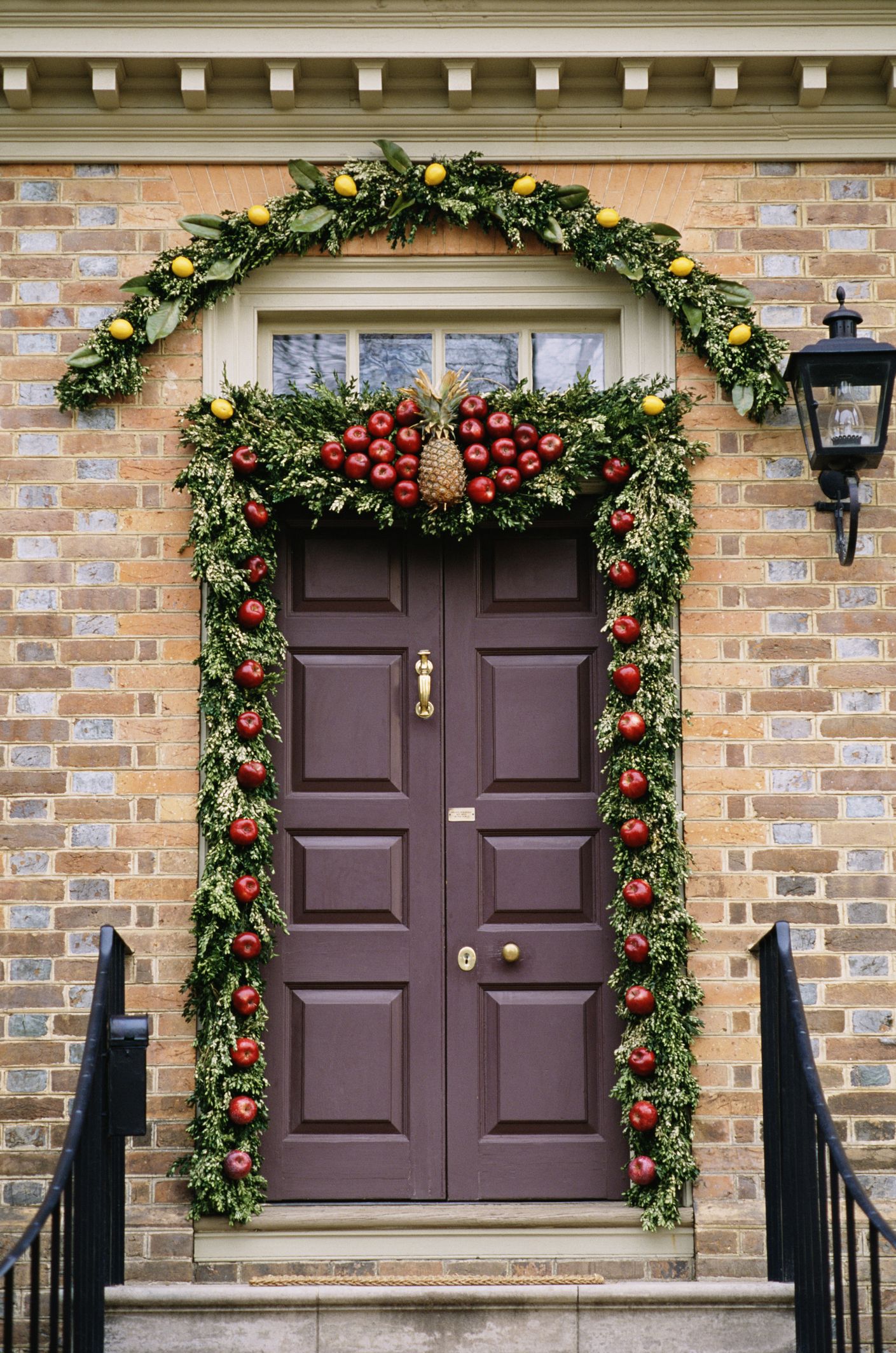 30 Christmas Door Decoration Ideas Pretty Holiday Front Doors