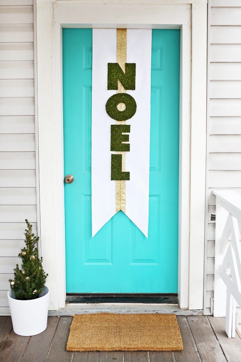 22 Diy Door Decorations Holiday Decorating Ideas