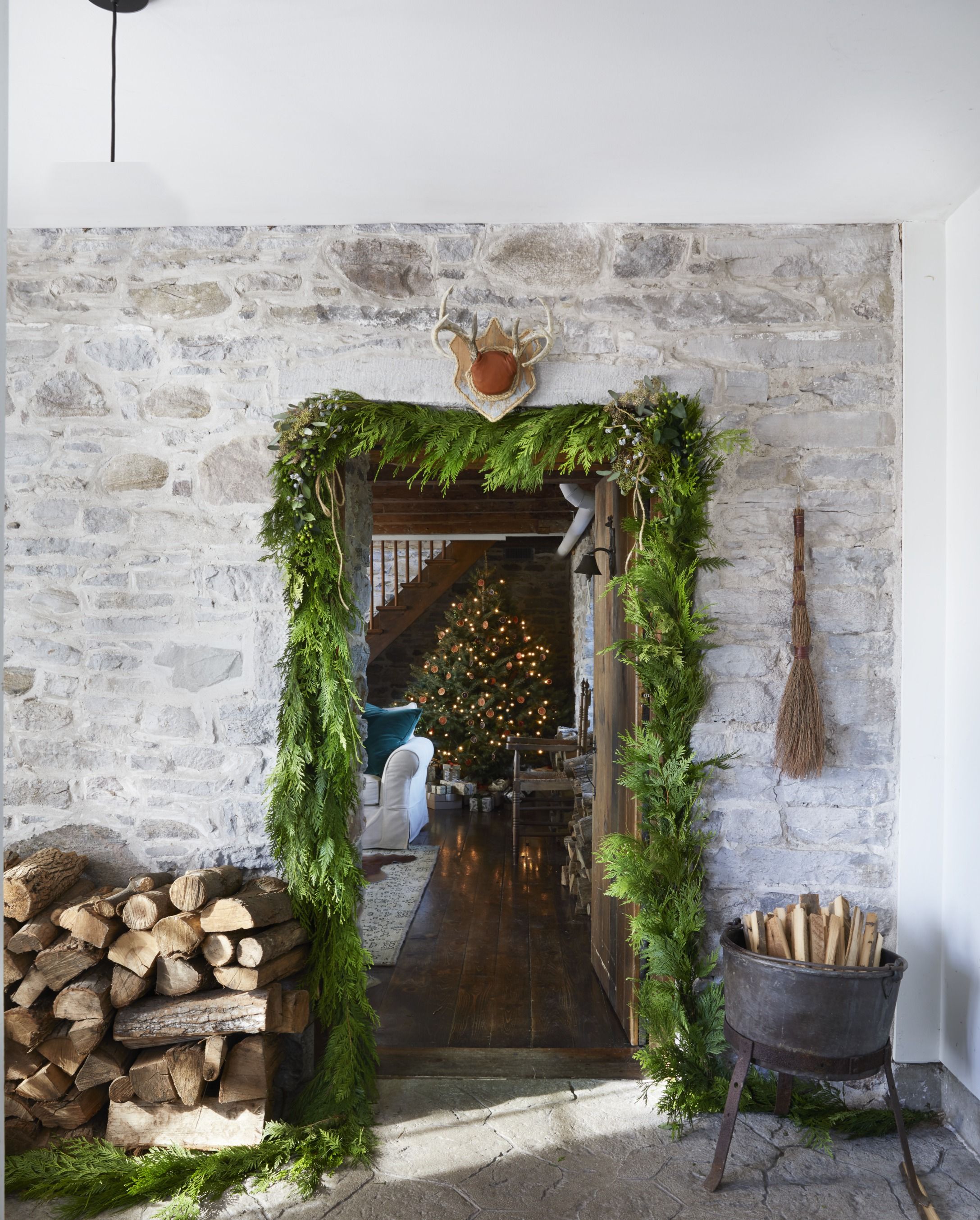 74 Best Christmas Garland Ideas 2019 Decorating With