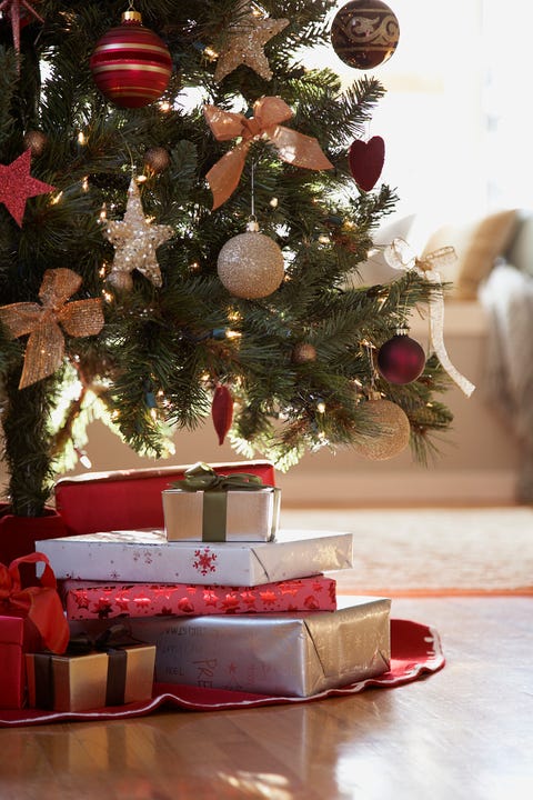 christmas facts - christmas gifts under the christmas tree 