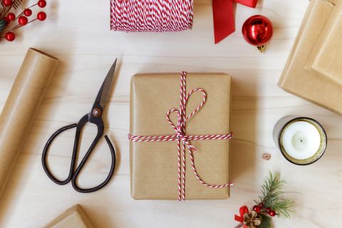 Papier do pakowania prezentów świątecznych