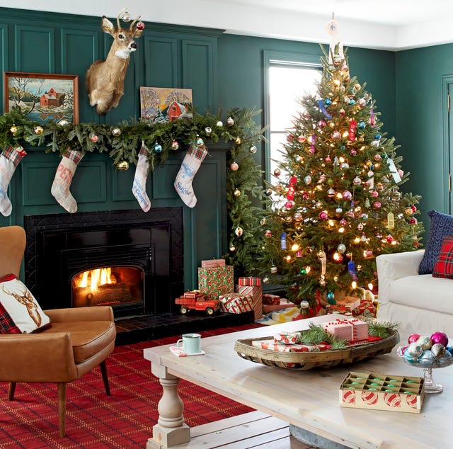 23 Christmas Living Room Decorating Ideas - How to ...