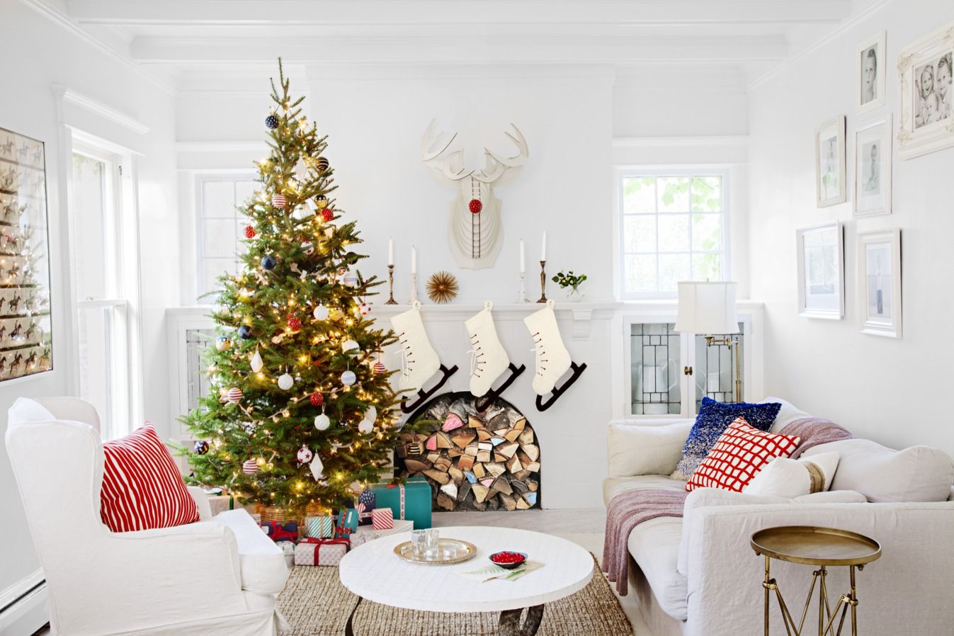 23 Christmas Living Room Decorating Ideas How To Decorate A Living Room For Christmas