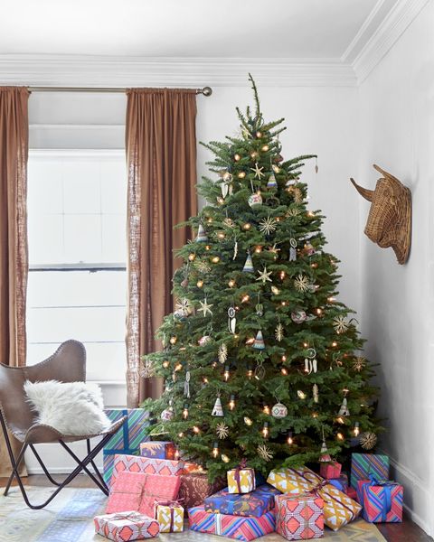 23 Christmas Living Room Decorating Ideas - How to Decorate a Living ...