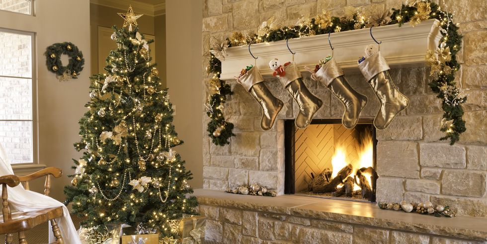 40 Christmas Mantel Decor Ideas Fireplace Holiday Decorations