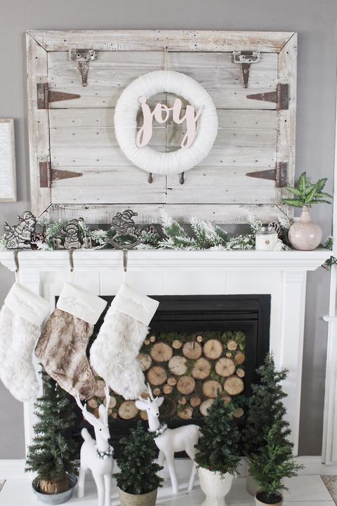 54 Christmas Mantel Decorations - Ideas for Holiday Fireplace Mantel ...