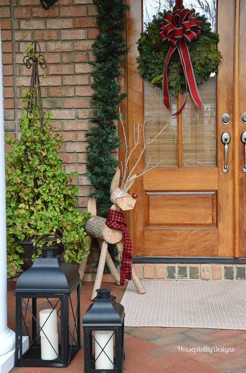 27 Best Christmas Porch Decorations 2021 - Outdoor Christmas Decor for ...