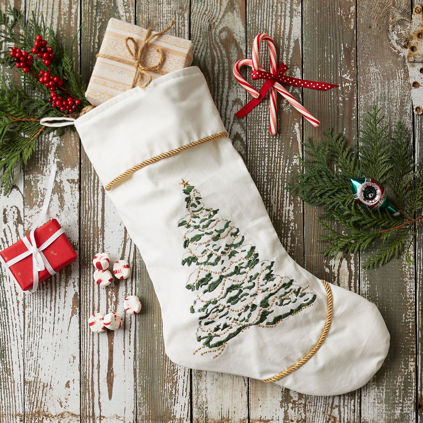 Best Christmas Stockings - Knit And Personalized Christmas Stocking Ideas