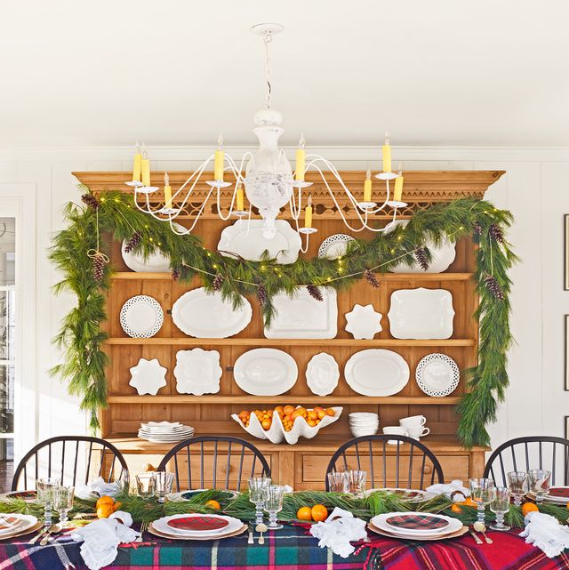 44 Table Decorations Place, Dining Room Holiday Decorating Ideas
