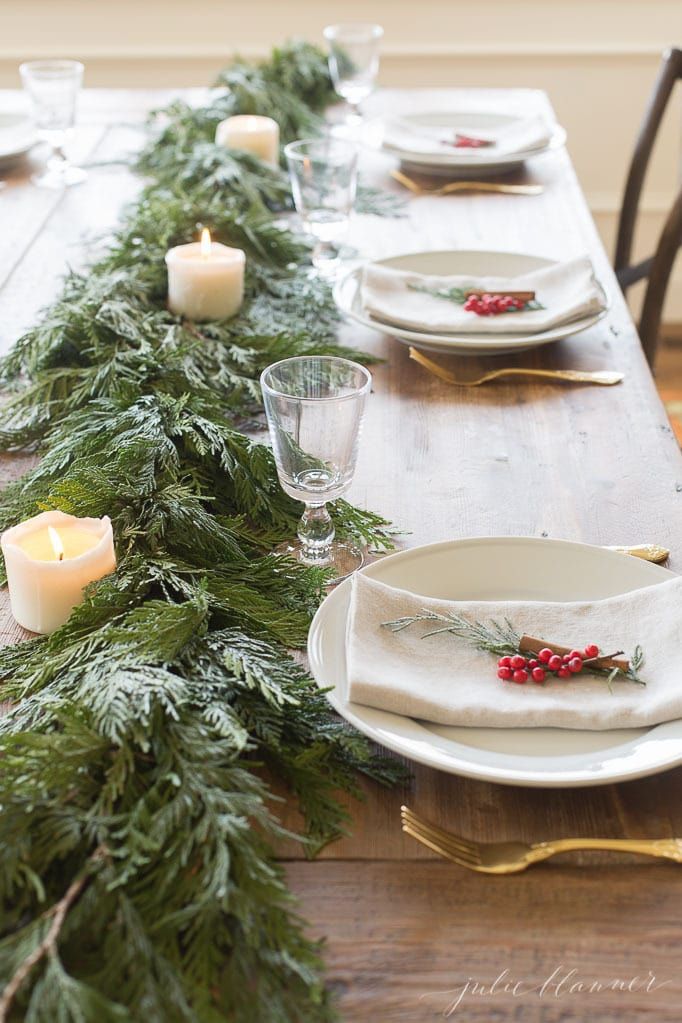 christmas dinner table setup