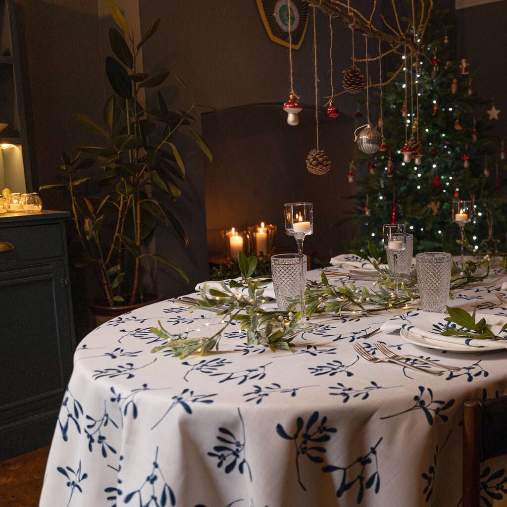 Karina Home Santa Lapland White Christmas PVC Wipe Clean Tablecloth Round 138cm 