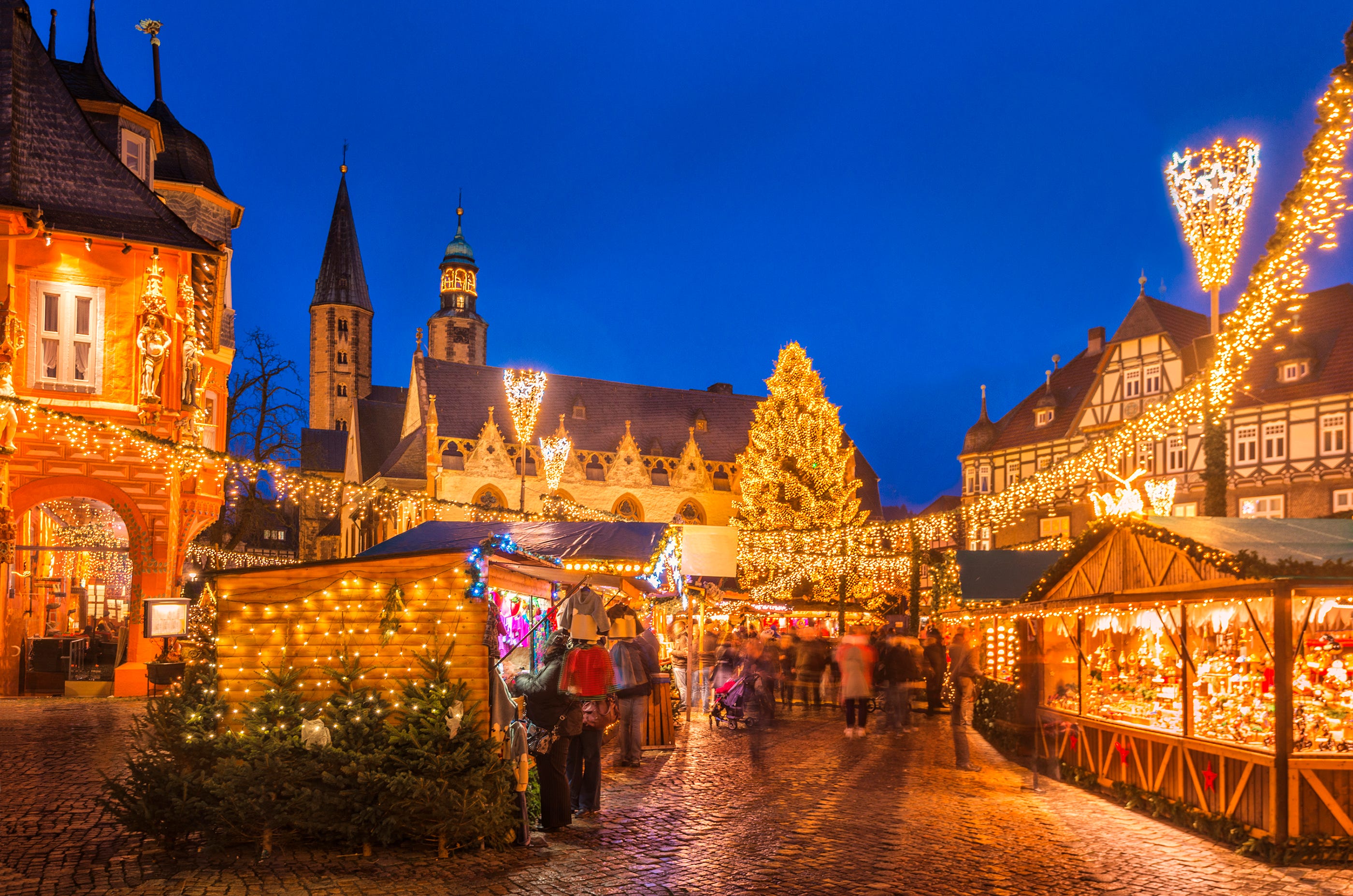 20 Christmas Traditions from Around the World - Incorporating Christmas Traditions from Travels