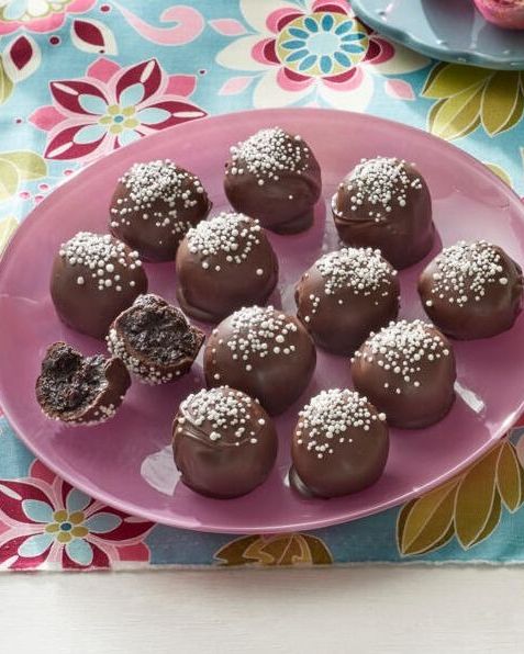 oreo truffles with white sprinkles