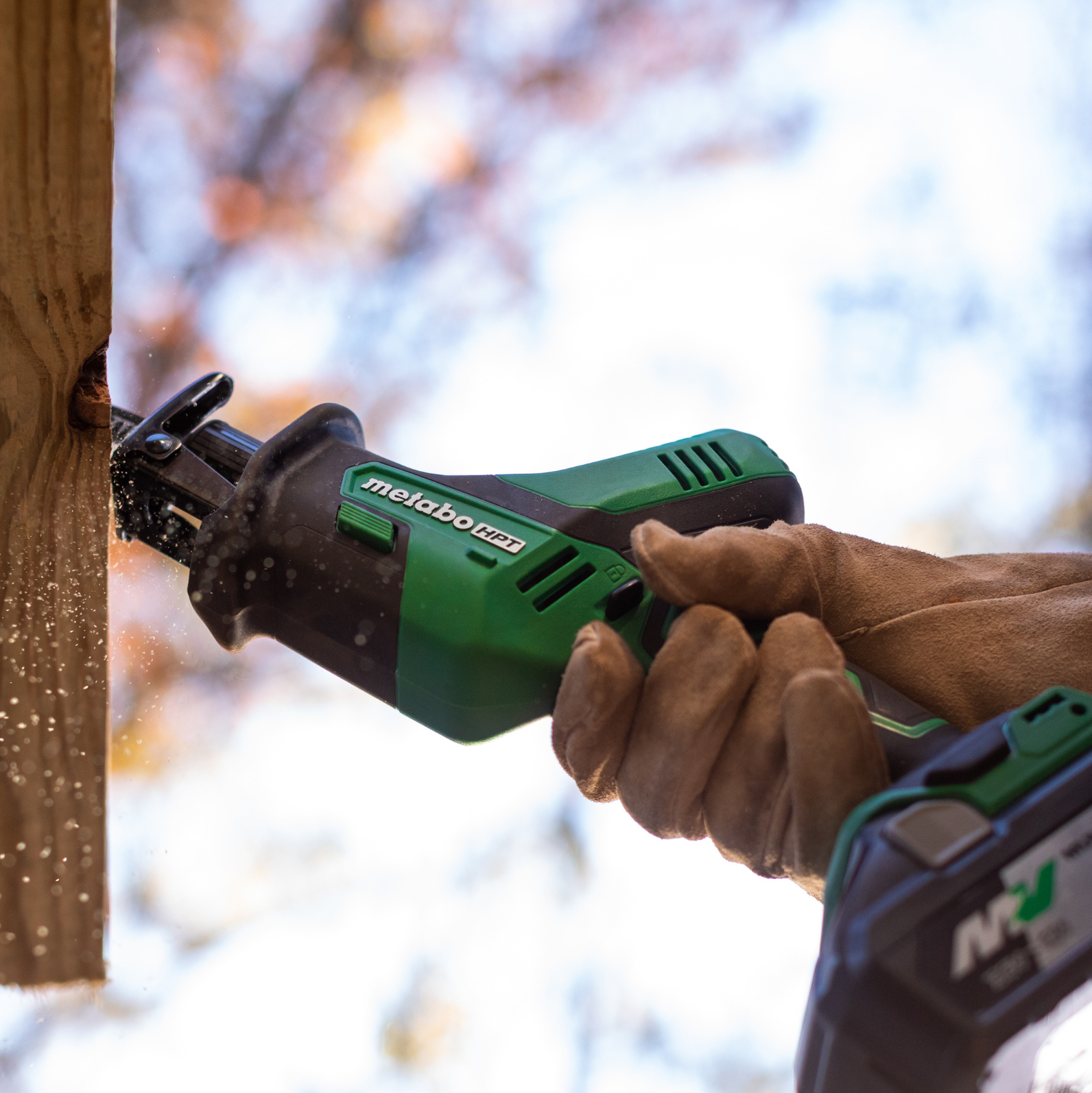 Metabo-HPT's One-Handed Reciprocating Saw Is Small But Mighty