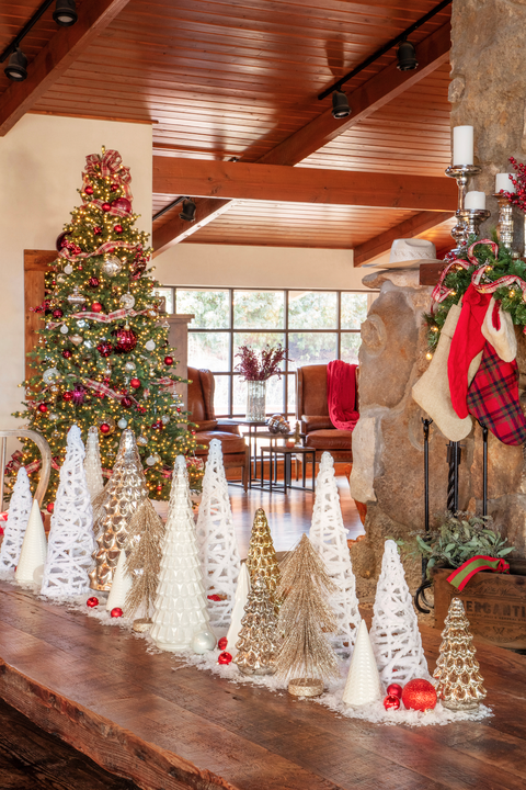 70 Best Christmas Tree Decorations 2021  Christmas Tree Ideas