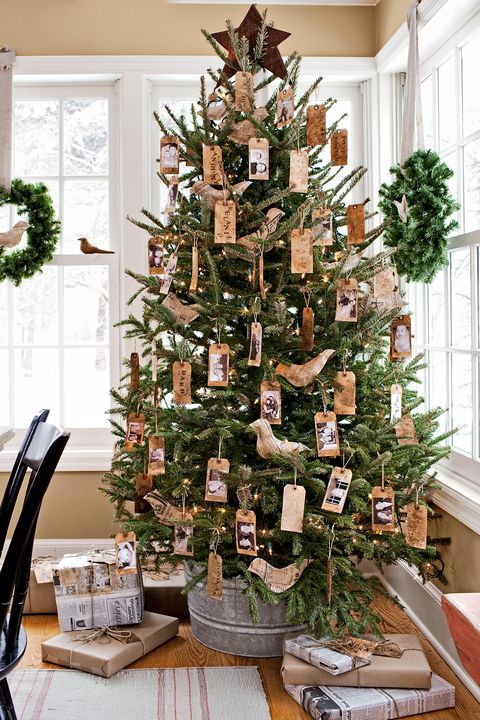 christmas tree decorations family photos