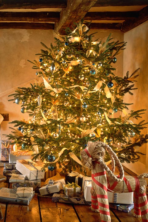 Best Christmas Tree Ribbon Ideas - Ways