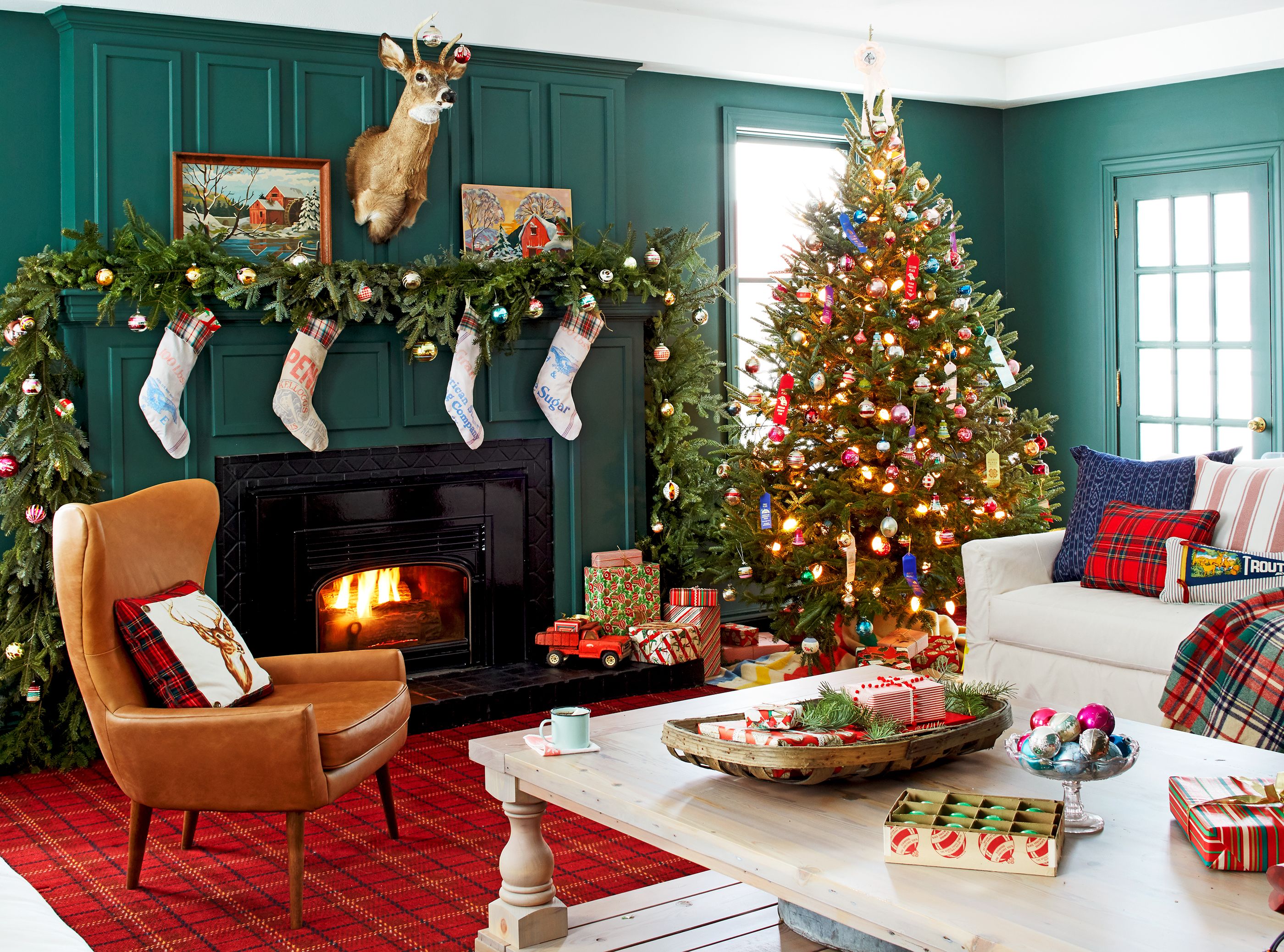 Christmas Elf Workshop Brown Door Skirting Board Tree Decoration Design Varies 