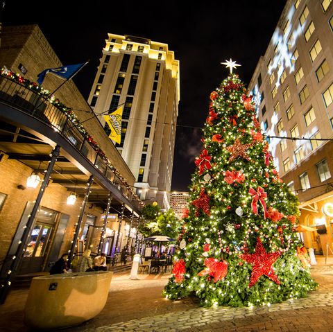 20 Best Places To Spend Christmas In The U S With Friends And Family