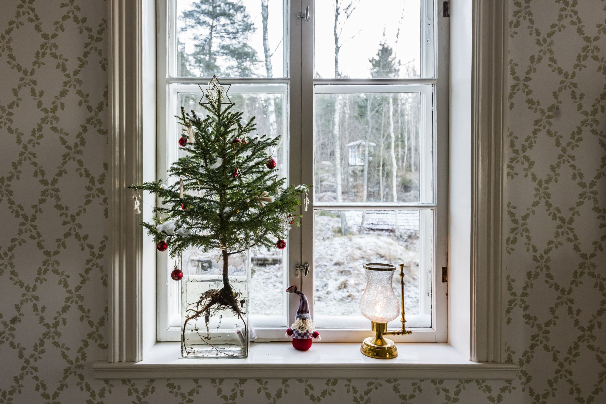 house window christmas decorations