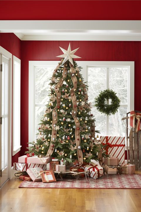 christmas tree with striped jute ribbon  best christmas tree ribbon decorating ideas