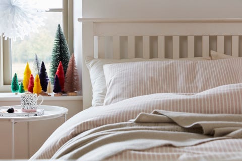 christy bedding and christmas window decoration