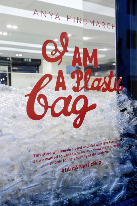 ペットボトルを再利用！ 「アニヤ・ハインドマーチ」が『i am a plastic bag』コレクションを発売