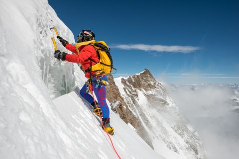 Adventure, Snow, Outdoor recreation, Extreme sport, Recreation, Mountaineer, Mountaineering, Geological phenomenon, Sports, Mountain, 