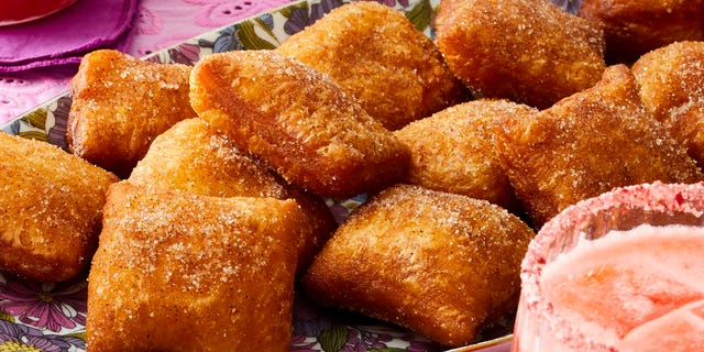 Best Cinnamon-Spice Sopapillas - How to Make Cinnamon ... Image of Best Cinnamon-Spice Sopapillas - How to Make Cinnamon ...