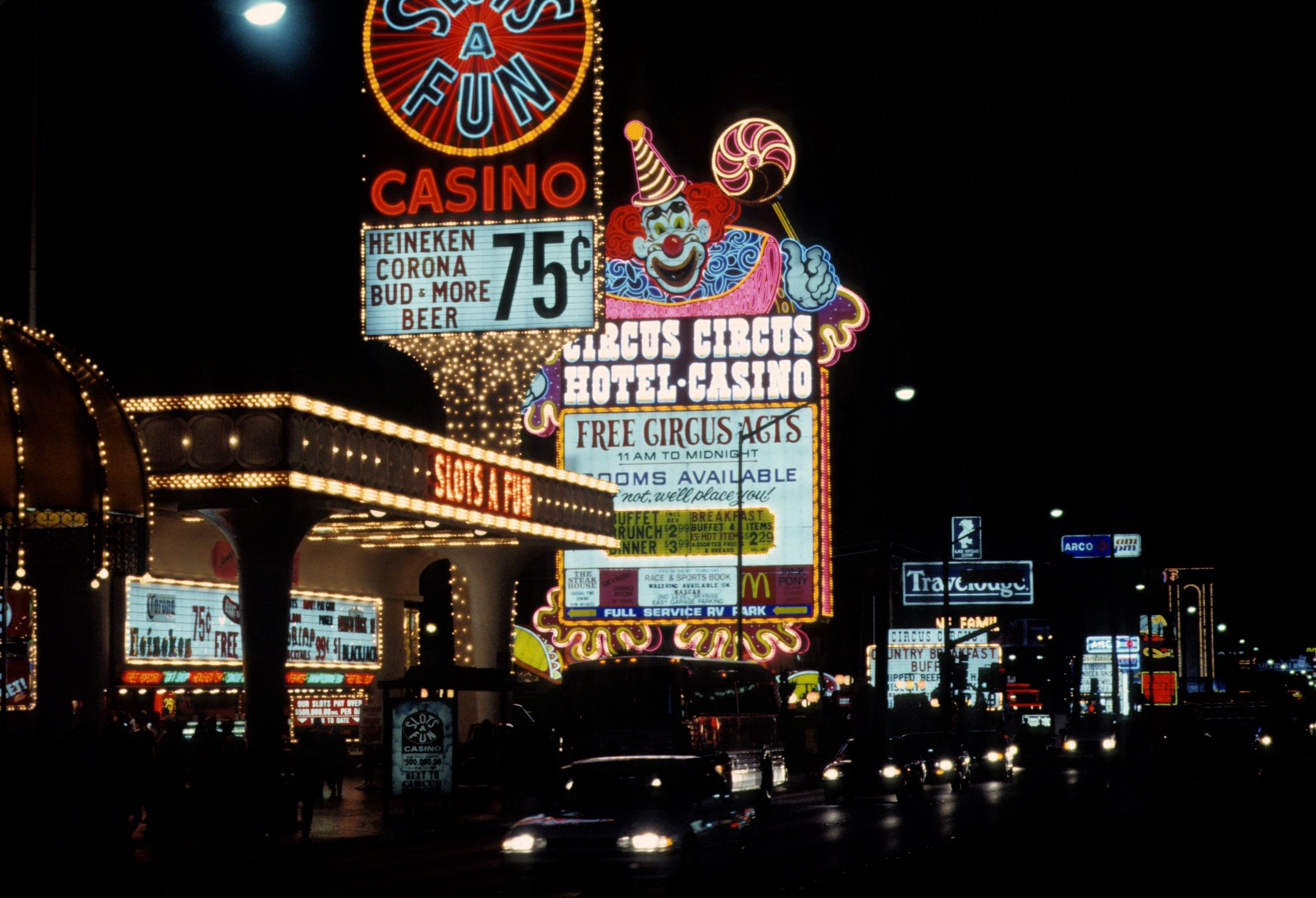 circus-circus-casino-circa-1981-in-las-vegas-news-photo-1012618894-1563989548.jpg