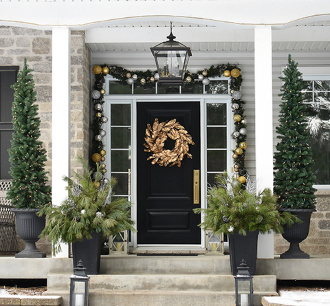 holiday door decor