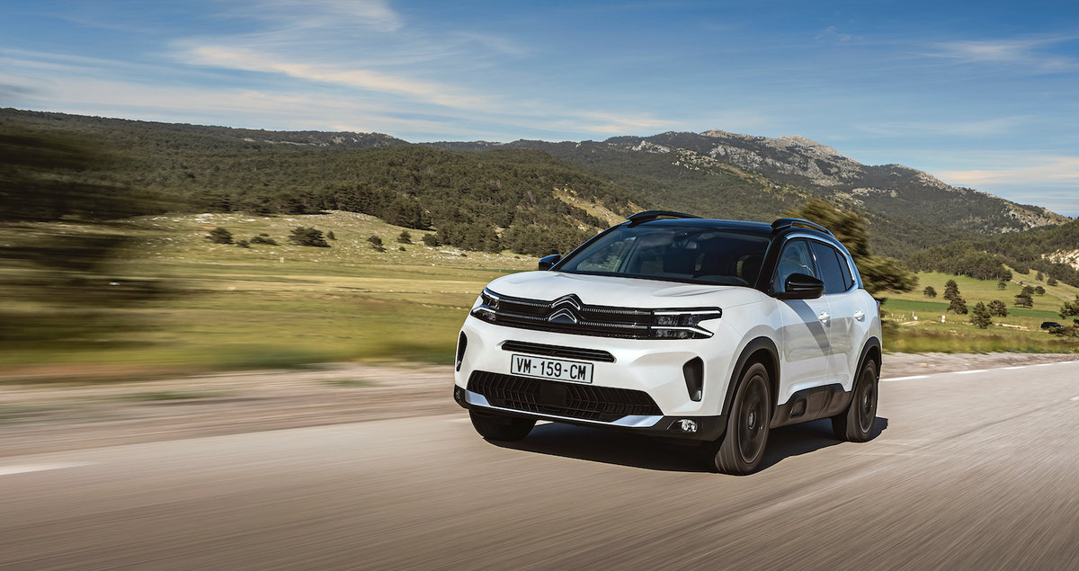 El Citroën C5 Aircross estrena versión híbrida de 136 CV: etiqueta Eco y un litro menos a los 100
