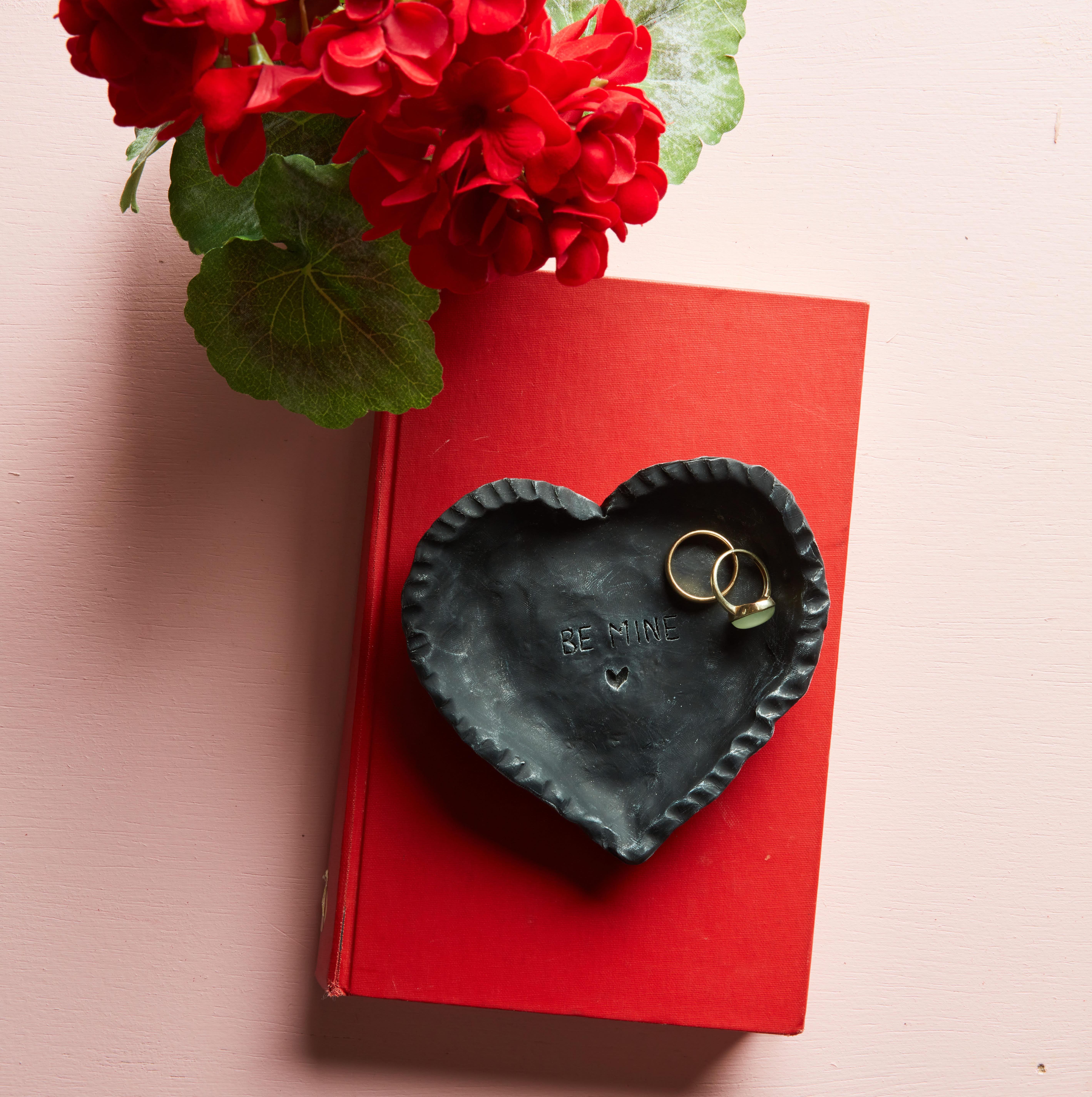 Featured image of post Simple Handmade Valentine Cards For Boyfriend / I have a boyfriend and i wanted to make him a special card for valentine&#039;s day.