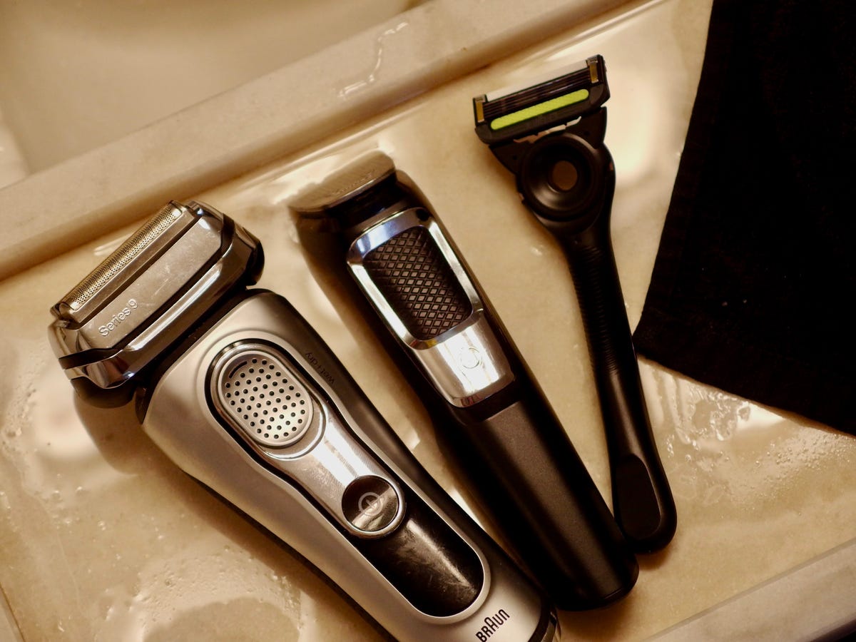 HOW TO DISINFECT DIRTY CLIPPERS AND TRIMMERS 