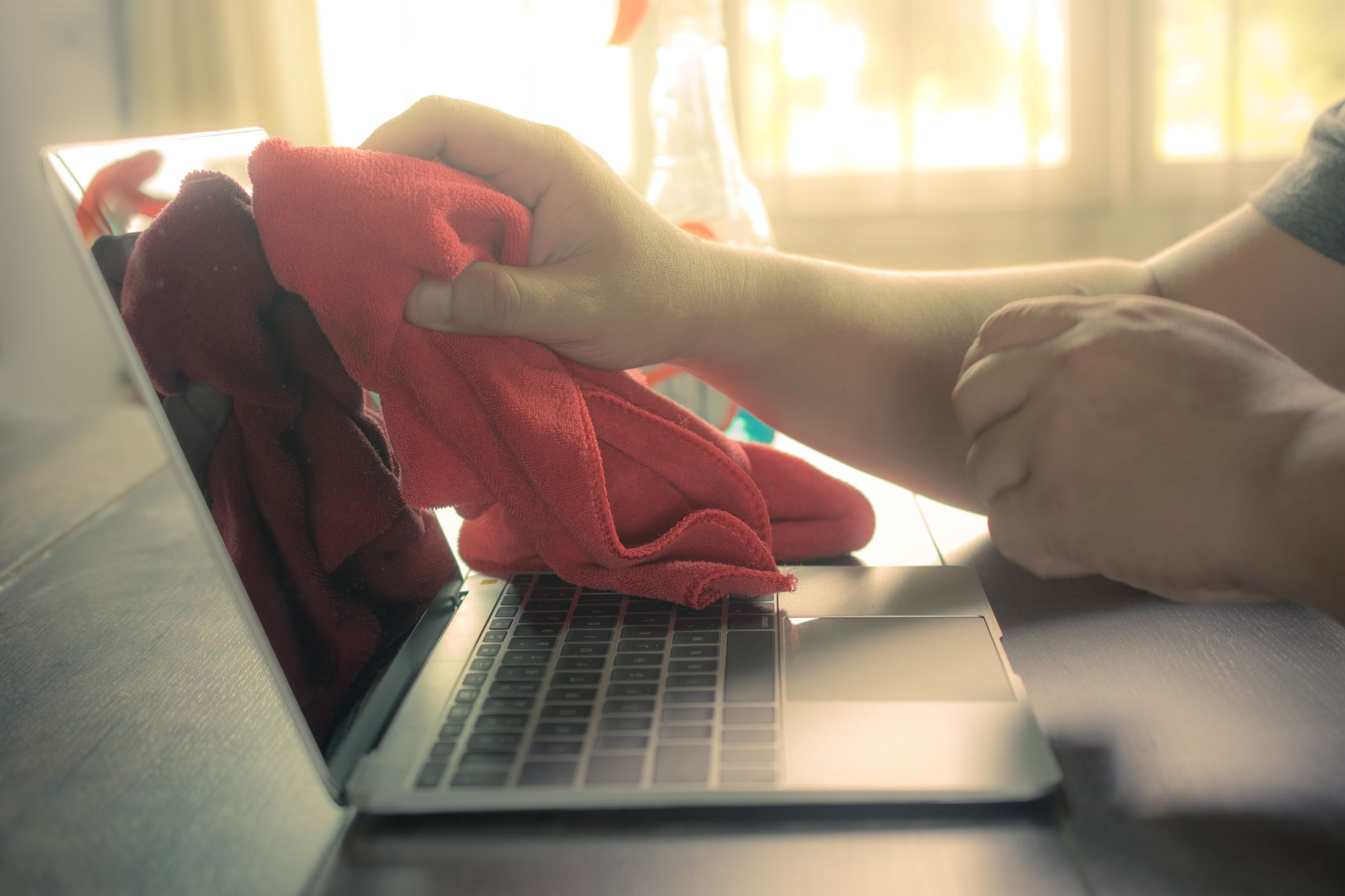 how to clean a macbook surface