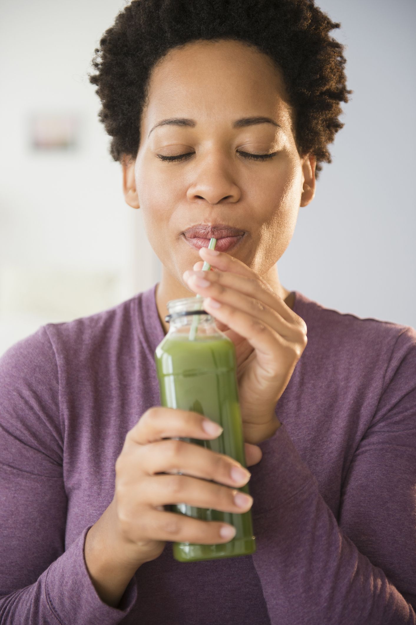 Is Chlorophyll Water Healthy? Doctors and Dietitians Are Unconvinced