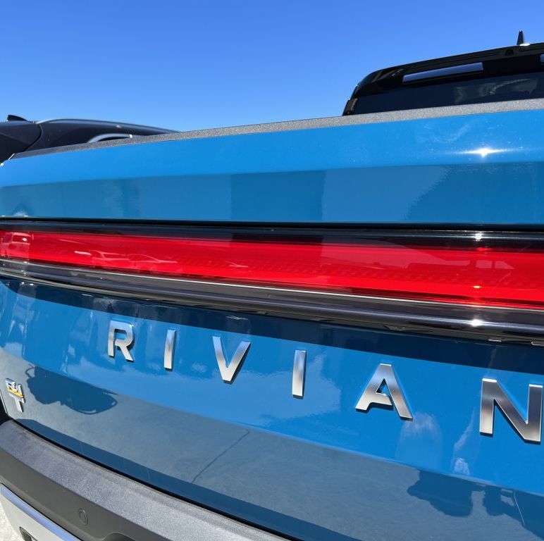 Rivian Halts Electric Van Project with Mercedes-Benz