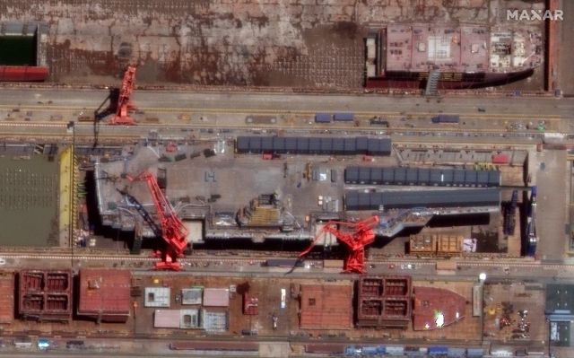 satellite imagery of chinese aircraft carrier under construction