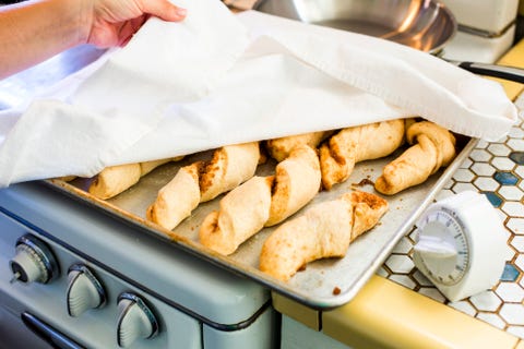 Close up de plateau de petits pains faits maison Close up de plateau de petits pains faits maison