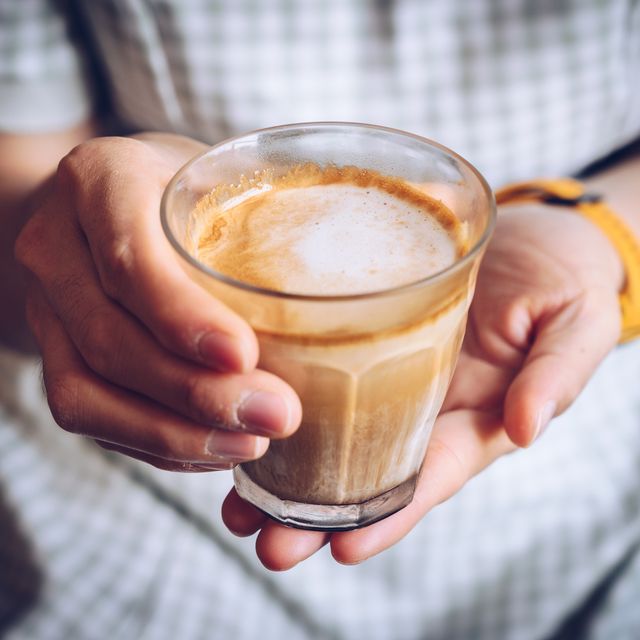 コーヒーはやめるべき？　カフェイン摂取とエネルギーの関連性