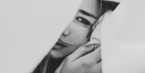 日常的に泣くのはなぜ 涙もろくなる理由 を医師が解説 日常的に泣くのはなぜ 涙もろくなる理由 を医師が解説