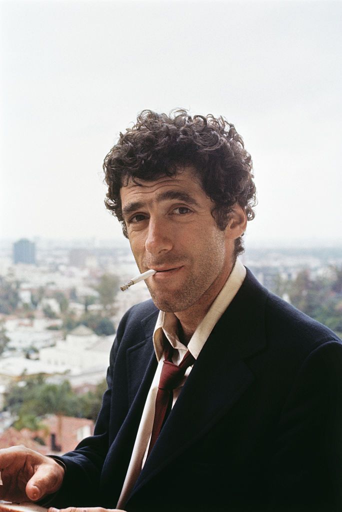 closeup-of-actor-elliott-gould-from-the-movie-the-long-news-photo-1624554976.jpg