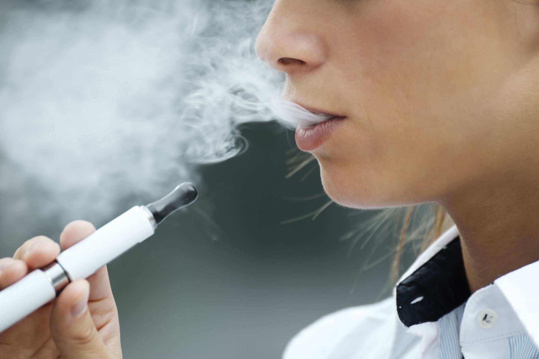 What Is EVALI? Symptoms of Vaping-Related Lung Illness May Feel Like the Flu