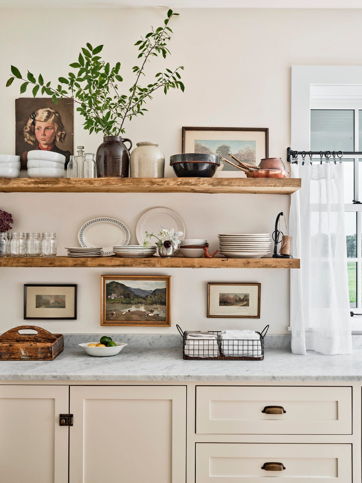 Country Living's Go-to Prop Stylists Reveal the Tricks They Use to Make Rooms Photo-Ready